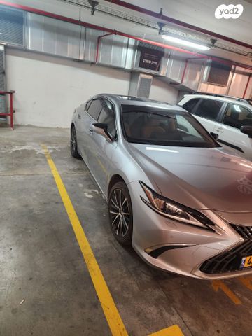 ES Kyushu 300h  היברידי אוט׳ 2.5 (178 כ״ס) [2022-2026]