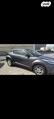 מודעת רכב טויוטה C-HR