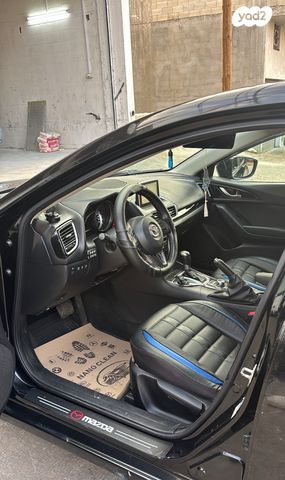 מודעת רכב מאזדה 3