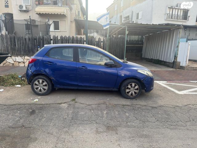 מודעת רכב מאזדה 2