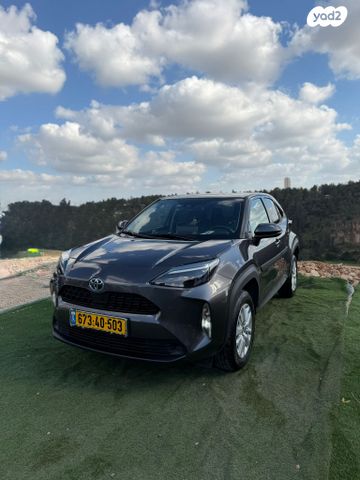 מודעת רכב טויוטה יאריס קרוס