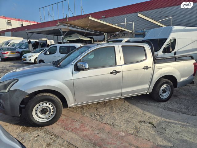 מודעת רכב איסוזו די-מקס