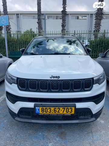 מודעת רכב ג'יפ קומפאס