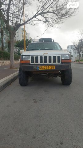 גרנד צ'ירוקי אוט׳ 5.2 (212 כ״ס)