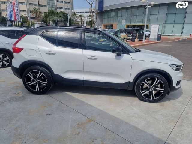 מודעת רכב וולוו XC40 1
