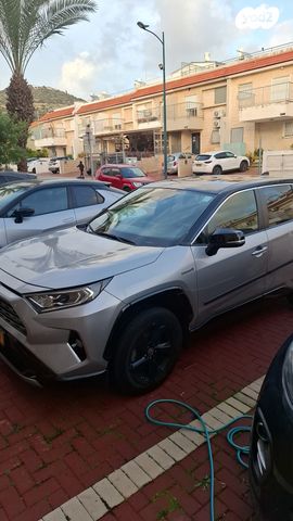 מודעת רכב טויוטה RAV4
