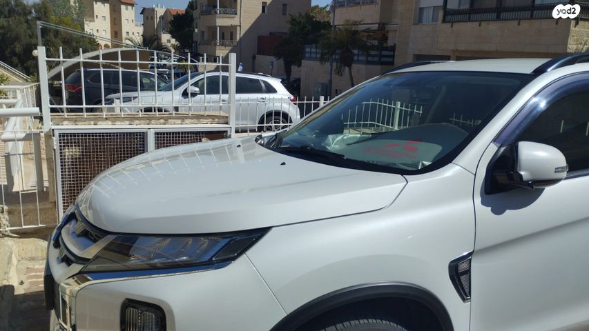 מודעת רכב מיצובישי ASX