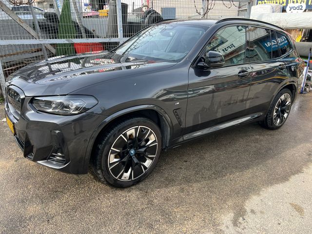 מודעת רכב ב מ וו iX3