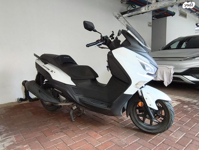 מודעת רכב סאן יאנג ג'וי-מקס Z-250