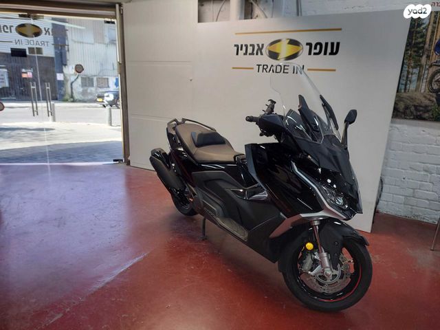 מודעת רכב קימקו AK 550