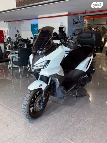 מודעת רכב סאן יאנג ADX 300