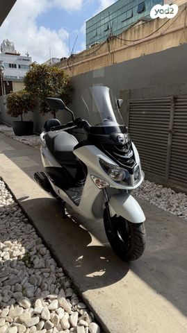 מודעת רכב סאן יאנג ג'וי רייד 200