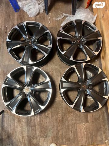 feedItemObj.data.row_1