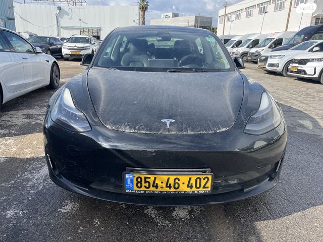 מודעת רכב טסלה מודל 3