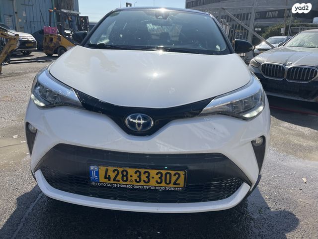 מודעת רכב טויוטה C-HR
