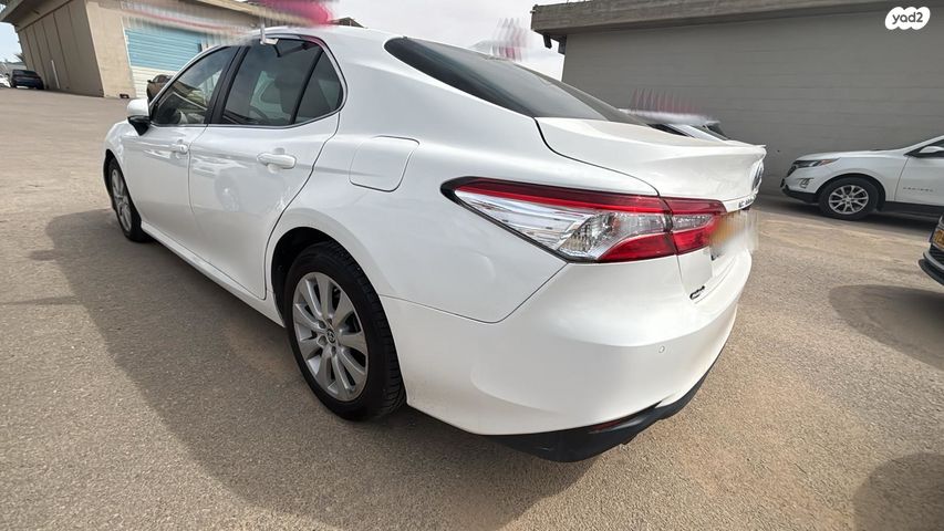 מודעת רכב טויוטה קאמרי 1