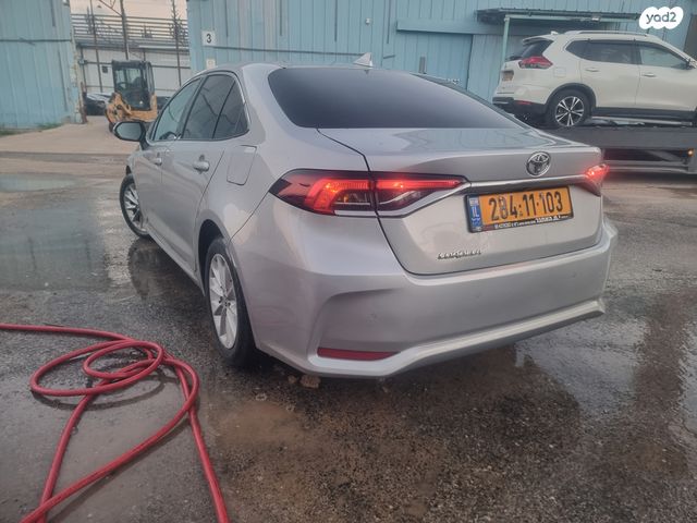 מודעת רכב טויוטה קורולה 2