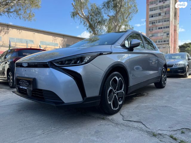 מודעת רכב ג׳ילי Geometry C