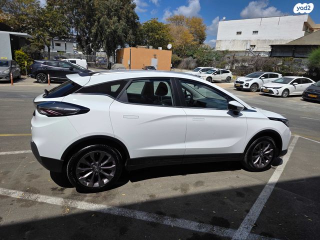 מודעת רכב ג׳ילי Geometry C