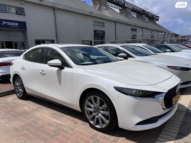 מודעת רכב מאזדה 3