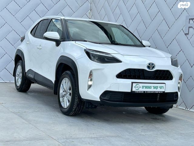 מודעת רכב טויוטה יאריס קרוס