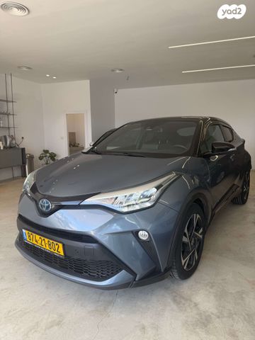 מודעת רכב טויוטה C-HR
