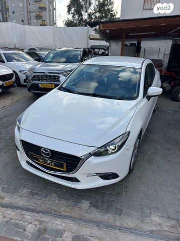 מודעת רכב מאזדה 3