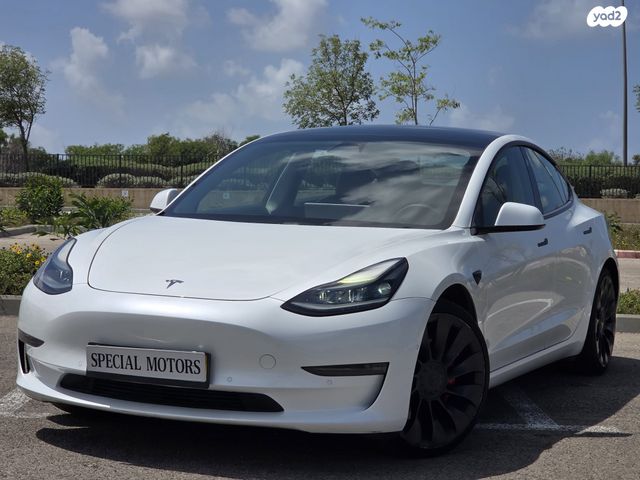 מודעת רכב טסלה מודל 3