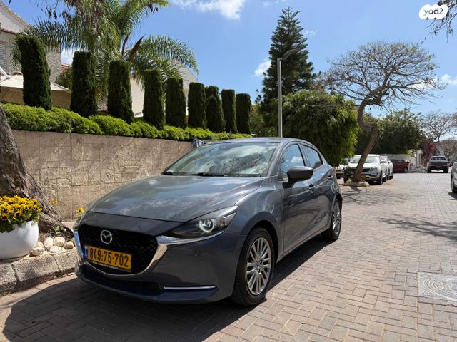 מודעת רכב מאזדה 2