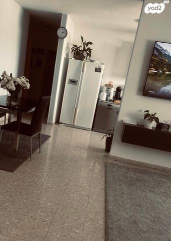 עמוס ירקוני 10