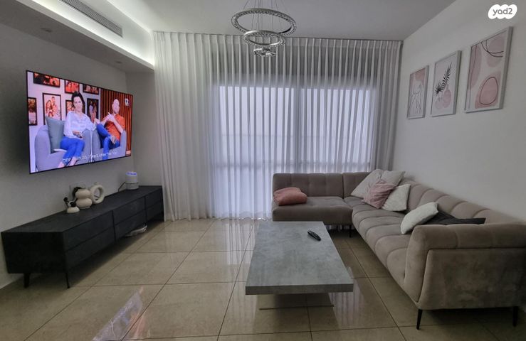 אהובה עוזרי 3