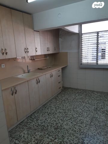 גיורא יוספטל 43