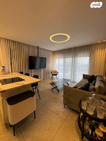 יהושע חנקין 56