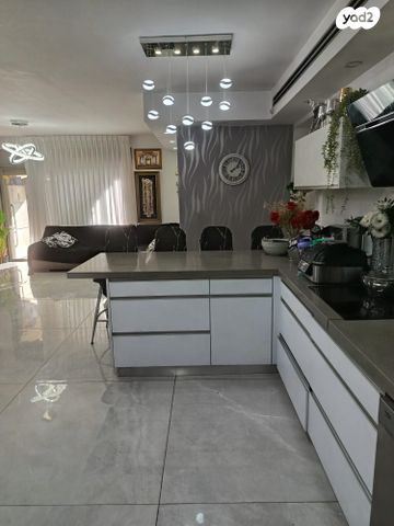 שדרות בית וגן 4