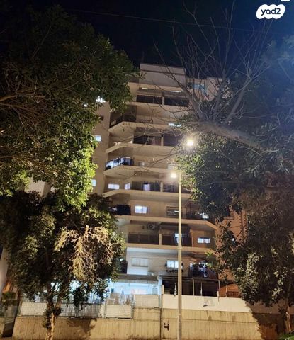 עמוס ירקוני 10