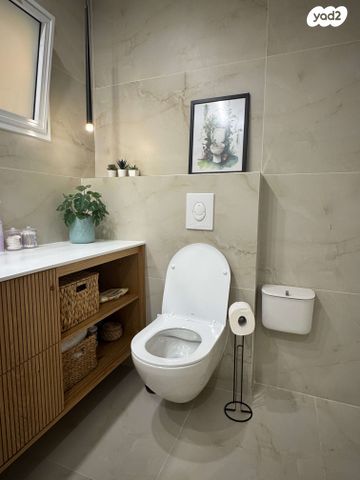 עץ האפרסק 13