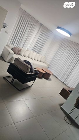 לוי אשכול 17