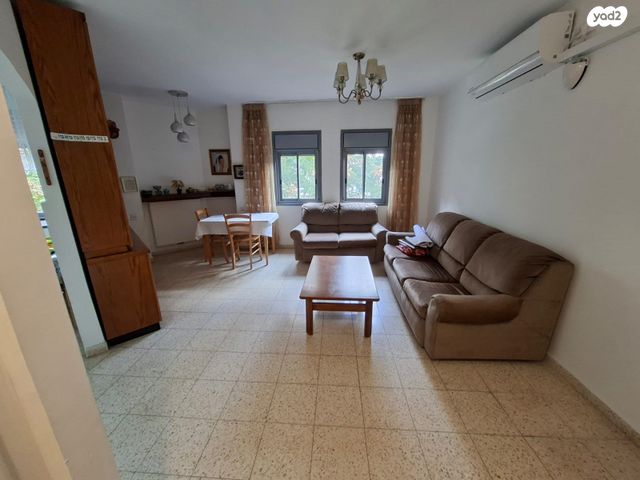 שדרות הרצל 10