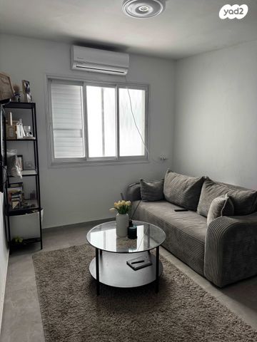 שדרות ירושלים 25