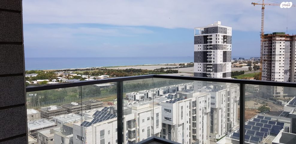 שדרות יצחק שמיר 12