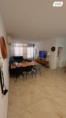 צבי הירשפלד 20