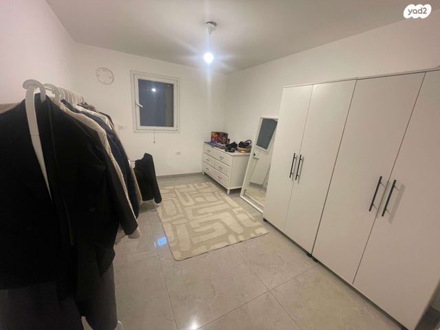 שושנת העמקים 11