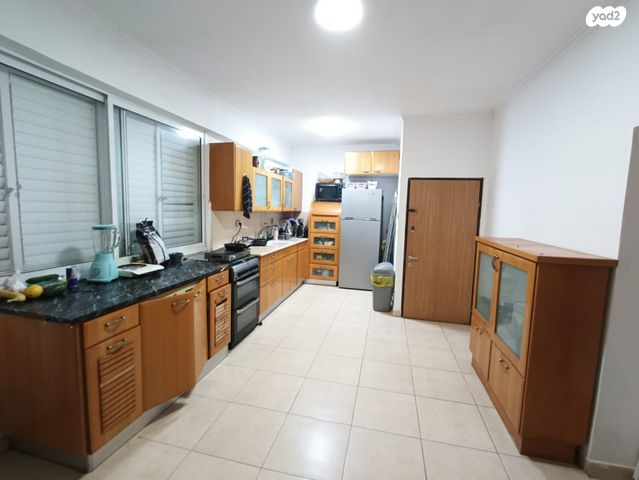 הרב עוזיאל 12