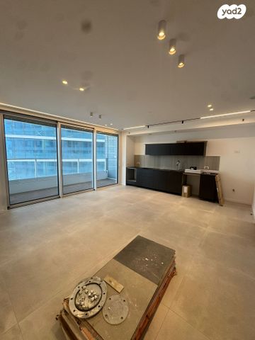 ארלוזורוב 82