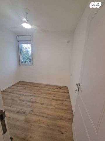 שדרות ביאליק 4