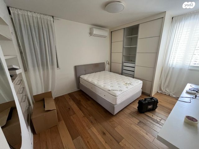 ז'בוטינסקי 115