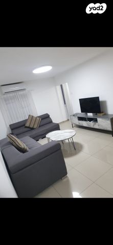 עזרא ונחמיה 220