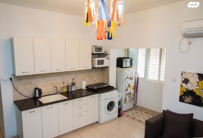 עמנואל הרומי 12