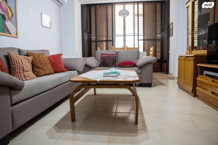 התשעים ושלוש 