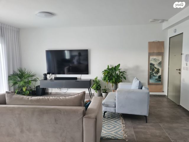 שייקה אופיר 3